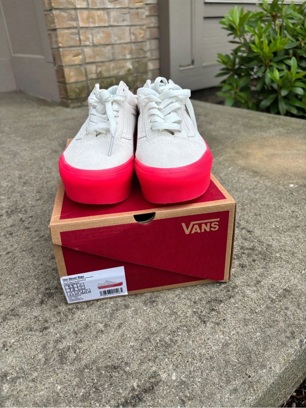 Vans Old Skool Platform Sneakers - White with Hot Pink Sole size 7 NWOT - Picture 2 of 3
